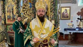 Епископ Нектарије на Лазареву суботу служио у цркви Светог Николаја у Земуну (ФОТО)