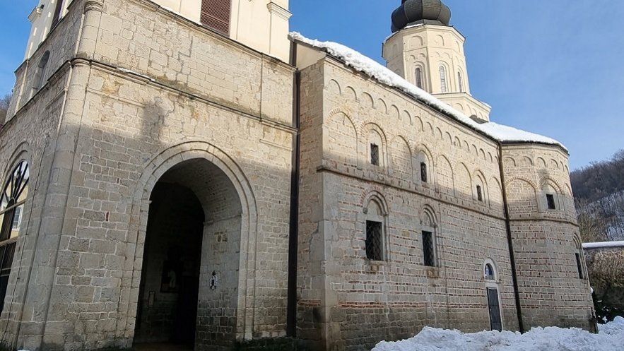 Молитвено прослављен Свети цар Урош у манастиру Јазак на Фрушкој Гори