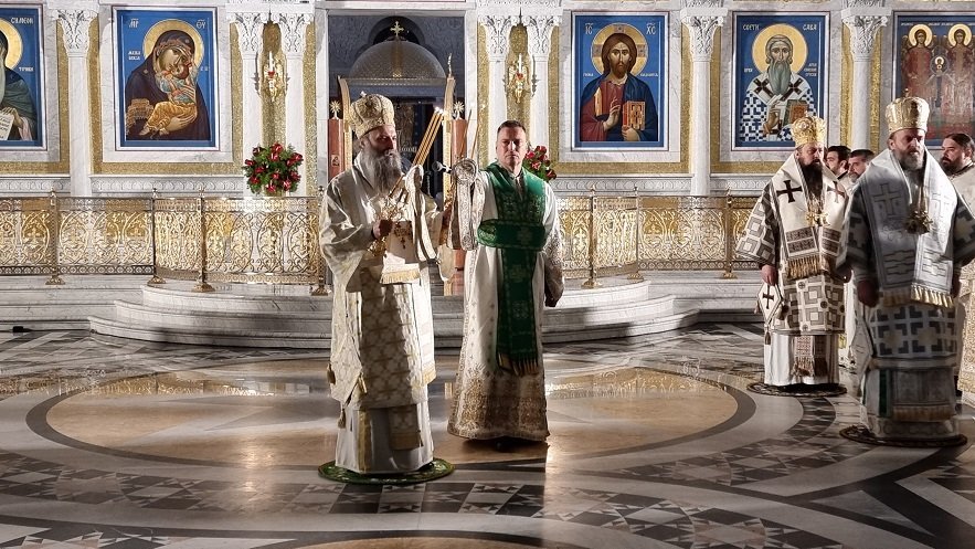 Sveti Sava liturgijski i molitveno proslavljen u hramu Svetog Save na Vračaru, bogoslužio Patrijarh Porfirije