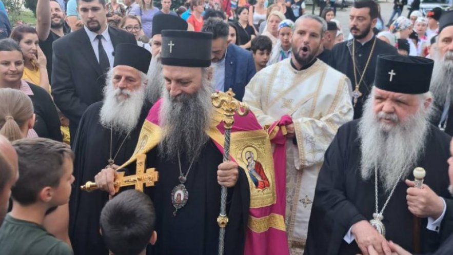 Više stotina vernih dočekalo Patrijarha Porfirija u manastiru Kalište kod Struge