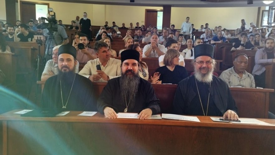 Архијереји на Видовданској академији на Правном факултету