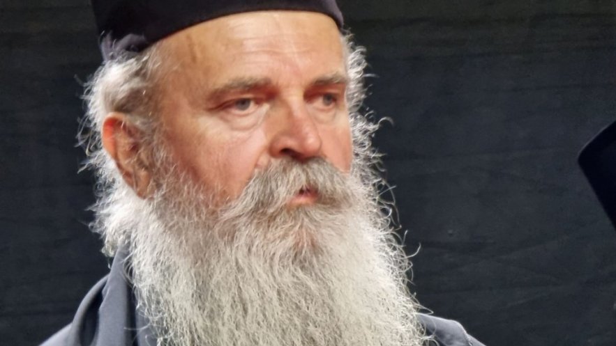 Патријарх Порфирије служио молебан за светињу брака и породице, слогу и мир у нашем народу