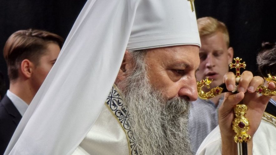 Патријарх Порфирије служио молебан за светињу брака и породице, слогу и мир у нашем народу