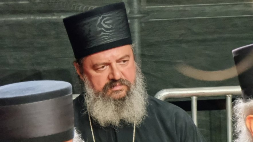 Патријарх Порфирије служио молебан за светињу брака и породице, слогу и мир у нашем народу