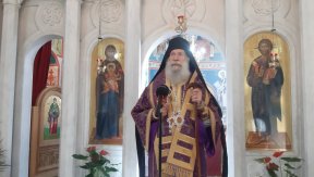 Епископ Алексеј у храму Светог мученика Трифуна: Покајањем да зацелимо душу (ФОТО/ВИДЕО)