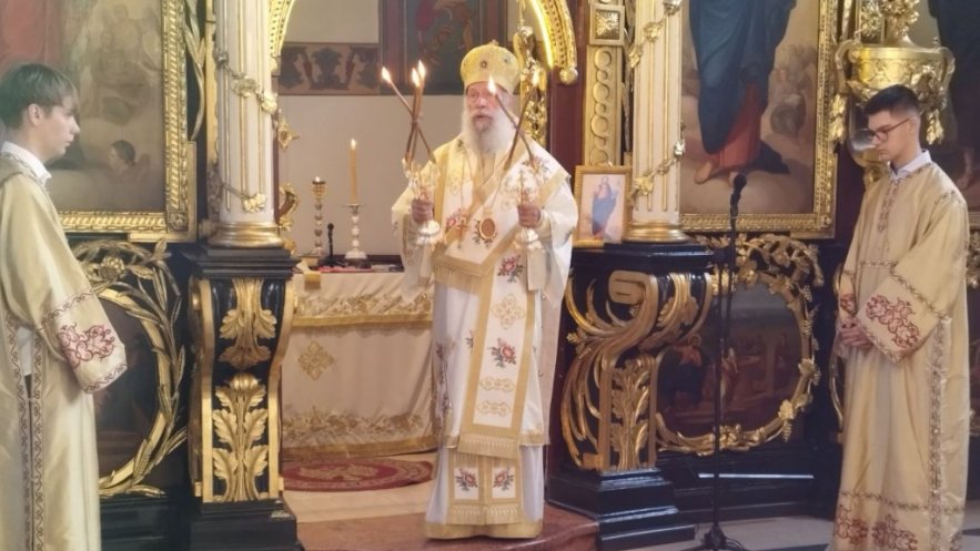 Велика Госпојина литургијски прослављена у Богородичиној цркви у Земуну - Епископ Алексеј: Пресвета Богородица нам је пример у сваком погледу