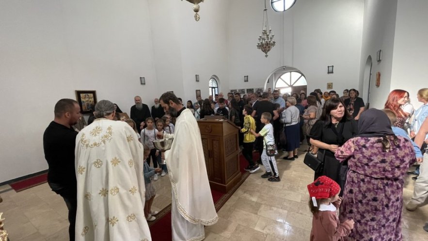 Свечано прослављена слава храма у Пећи