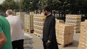 ВДС поделио 120 пакета помоћи вишедетним породицама у вредности од 100 000 евра (ВИДЕО)