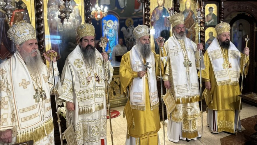 Патријарх и Архијереји богослужили у храму на Бежанијској Коси